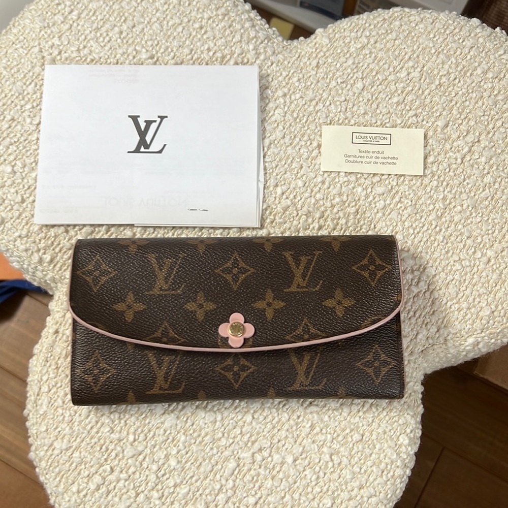 Louis Vuitton Emilie monogram flower wallet